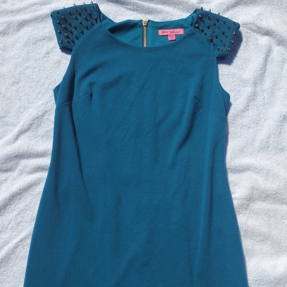 Betsey Johnson Sheath Teal Dress with Spiked Shoulders and gold zipper, Size 6 - Picture 3 of 8